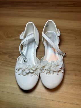 Smart Fit White heel shoes for Kids